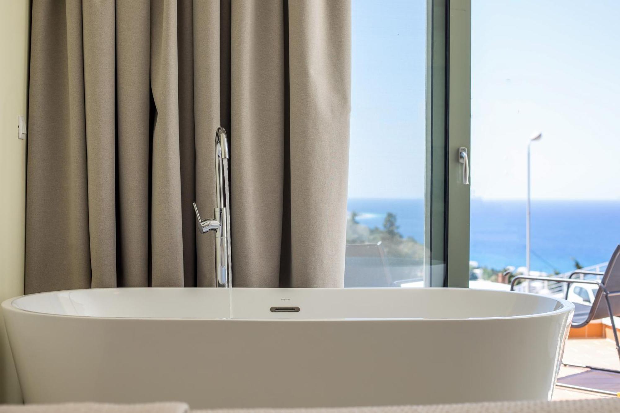 Eden'S Azalea Luxury Suite Rhodes City Esterno foto